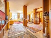 Appartamento in vendita di 295 m² in Via Sardegna