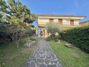 Appartamento in vendita di 297 m² in Via Lazzaretto, 21