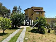 Appartamento in vendita di 300 m² in Via per Nicola, 36