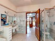 Appartamento in vendita di 300 m² in Viale dei Tigli, 17