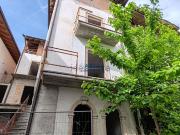 Appartamento in vendita di 310 m² in Via M. Grappa, 8