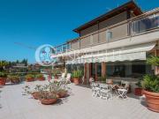 Appartamento in vendita di 330 m² in Via Rocca di Mezzo, 21