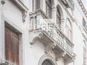 Appartamento in vendita di 335 m² in Piazza del Duomo