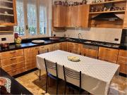 Appartamento in vendita di 340 m² in Via Francesco...