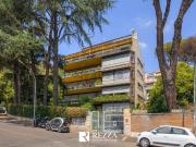 Appartamento in vendita di 360 m² in Via dei Colli della...
