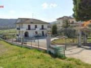 Appartamento in vendita di 363 m² in Viale Piceno Aprutino