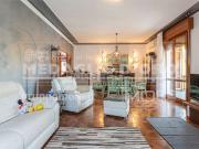 Appartamento in vendita di 408 m² in Via Alba