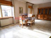 Appartamento in vendita di 430 m² in Via Ugo Foscolo