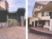 Appartamento in vendita di 459 m² in Via Madonna delle...