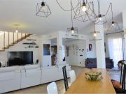 Appartamento in vendita di 496 m² in Via A. Fleming, 2