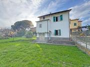 Appartamento in vendita di 61 m² in Via Val di Carrara, 13