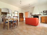 Appartamento in vendita di 75 m² in Via Mirtense