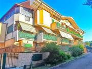 Appartamento in vendita di 80 m² in Via Nettunense Vecchia