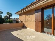 Appartamento in vendita di 84 m² in Via Ugo Foscolo, 1