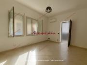 Appartamento in vendita di 85 m² in Via Fratelli Romeo, 19