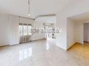 Appartamento in vendita di 88 m² in Via Desio
