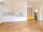 Appartamento in vendita di 90 m² in Via Firmio Leonzio, 18