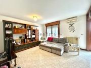 Appartamento in vendita di 90 m² in Via Lombardia, 84