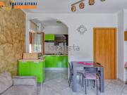 Appartamento in vendita di 90 m² in Via Luino, 82