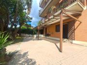 Appartamento in vendita di 94 m² in Via Ciro&apos  Marina