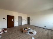 Appartamento in vendita di 95 m² in Via U. Foscolo, 1
