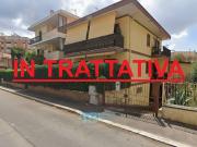 Appartamento in vendita di 96 m² in Via dei Bruzi, 44