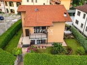 Appartamento in villa in vendita a Caronno Pertusella
