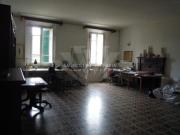 APPARTAMENTO INDIPENDENTE di 10 vani e di 175 mq...