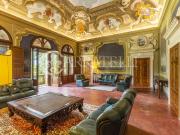 Appartamento nobiliare al piano primo in villa nel...