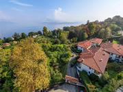 Appartamento ristrutturato con giardino in vendita a...
