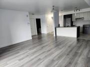 APPARTEMENT*5 ½ *Boul. Bastien, près des Galeries de la...