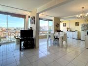 Appartement 100m² dernier étage, vue mer: un bien rare à Can