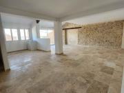 Appartement 1er étage 97,39 m2 3 pièces Non meublé