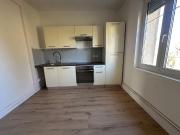 Appartement 1er étage à louer, 5 pièces avec garage et...