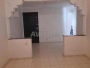 Appartement 1er étage à riad oulfa bien entretenu