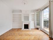 Appartement 2 3 pièces refait neuf avec charme Paris 18