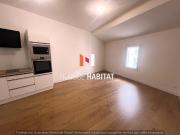 APPARTEMENT 2 CHAMBRES ET LOCAL COMMERCIAL GENERAC 30510