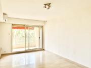 Appartement 2 pièces à rénover avec cuisine séparée,...