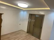 Appartement 3 chambres vide à louer à côté de Elbilia