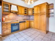 Appartement 4,5 pces, avec atelier dépôt de 64 m2, à rénover