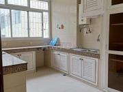 Appartement 4 ch salon a louer a Agdal