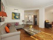 APPARTEMENT 5 PIÈCES 3 CHAMBRES 2 SALLES DE BAIN PASSY