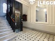 Appartement 5 pièces de 134 m² au 1er étage, à usage de...