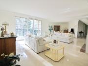 Appartement 6 pièces 143 m²