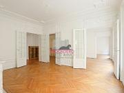 Appartement 6 pièces 220 m²