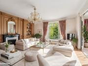 Appartement 6 pièces 242 m²