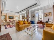 Appartement 6 pièces 353 m²