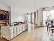 Appartement 7 pièces Place de Mexico / Longchamp 4 Chambres