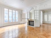 Appartement 8 pièces 218 m²