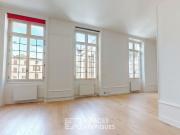 Appartement 8 pièces 221 m²